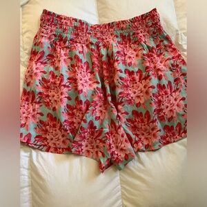 New with tags LOFT women’s floral shorts size small (can fit medium)